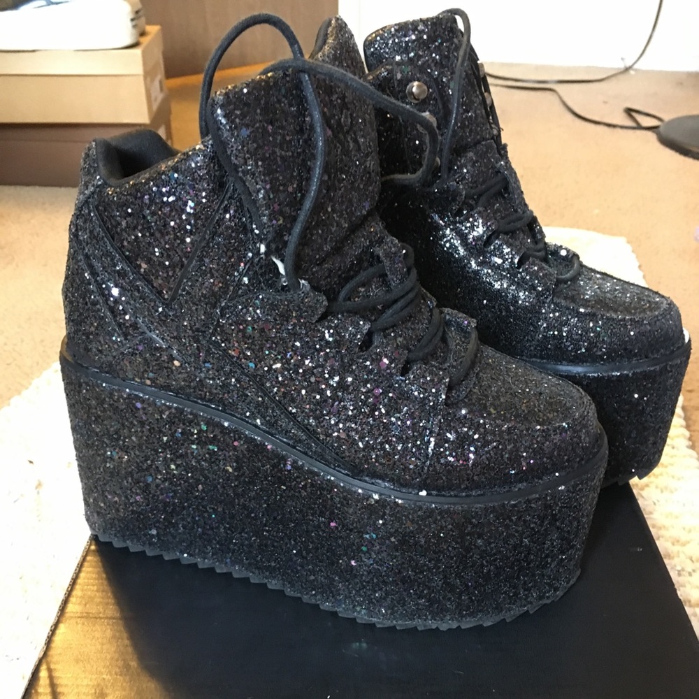 Brand NEW YRU Black Glitter Platform Shoes Size 7